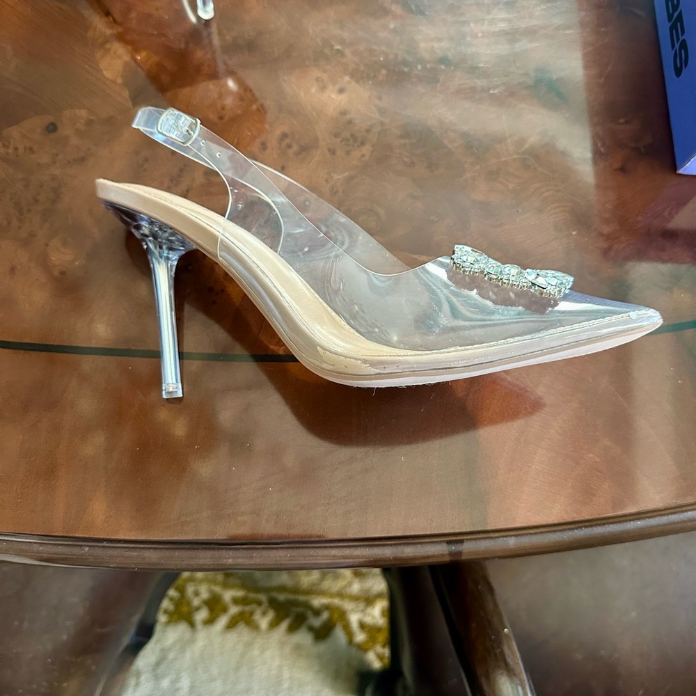 Brand New Elegant Nude Heels with Crystal Embellishment - Picture 5 of 7